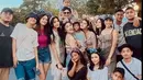 Saat momen H+1 setelah menikah, Arhan dan Azizah membawa teman-teman mereka berkunjung ke Disneyland, Jepang. Maria Theodore ikut serta dalam momen jalan-jalan itu. Momen keseruan ini banjir atensi dari publik. (Liputan6.com/IG/mariatheodoree)