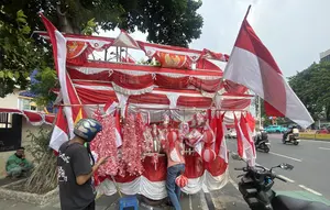 Jelang HUT RI ke-81, Pedagang Bendera Merah Putih Mengeluh Masih Sepi