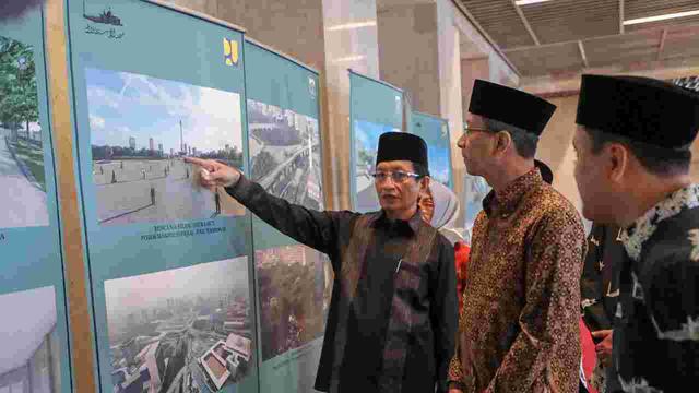 Penjabat Gubernur DKI Jakarta Heru Budi Hartono bersilaturahmi dengan Imam Besar Masjid Istiqlal Nasaruddin Umar di Masjid Istiqlal, Jakarta Pusat, Kamis (8/12/2022).