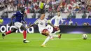Pemain Spanyol Pedro Porro mencetak gol kedua timnya selama pertandingan semifinal Piala Dunia antara Prancis dan Spanyol di Arlington, Texas, dekat Dallas, Selasa, 14 Juli 2026. (AP Photo/Ashley Landis)