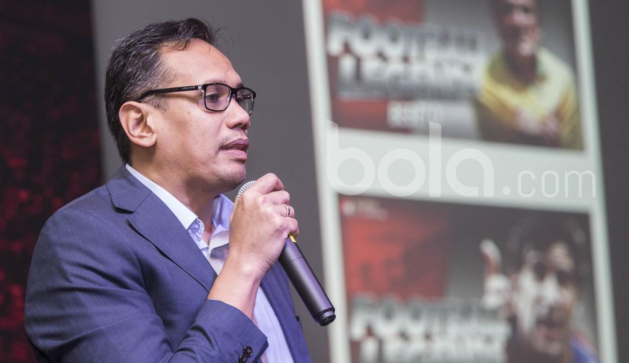 Direktur Pengembangan Bisnis Super Soccer TV, Mirwan Suwarso, memberikan keterangan pers terkait kerjasama di Foundry 8, Jakarta, Kamis (2/3/2017). (Bola.com/Vitalis Yogi Trisna)