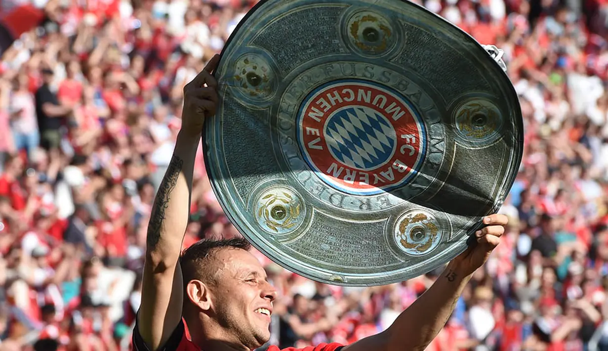 3. Bayern Munchen, raksasa Jerman ini memiliki kekayaan mencapai 111 juta dolar AS. Kontrak dengan Deutsche Telekom dan Allianz dipercaya menambah kekayaan juara Bundesliga musim ini. (AFP/Christof Stache)