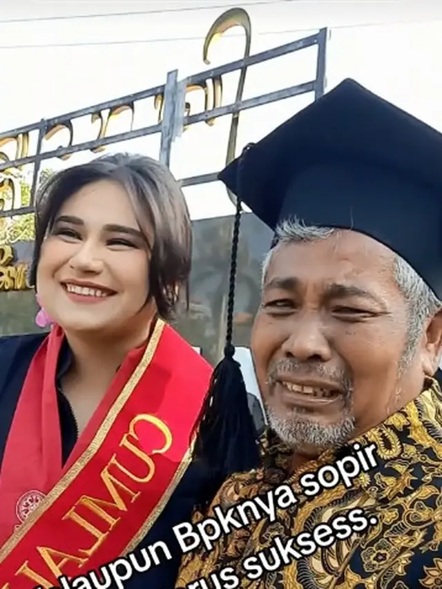 Momen Haru Sopir Truk Menangis Saat Putrinya Wisuda: Pejuang Rupiah Tanpa Mengenal Lelah