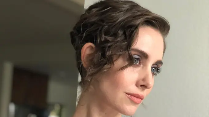 Alison Brie Golden Globes 2019
