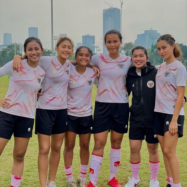 5 Potret Ade Mustika Berseragam Timnas Indonesia, Pemain Arema Woman