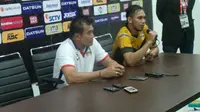 Pelatih Mitra Kukar Subangkit saat jumpa pers (Okan Firdaus)