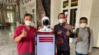 Robot penerima tamu di Kantor Wali Kota Semarang.