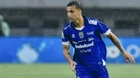 Eliano Reijnders&nbsp;melakoni debutnya bersama Persib Bandung dalam laga versus Persebaya Surabaya di BRI Super League 2025/2026, Jumat (12/9/2025). (Persib Official)