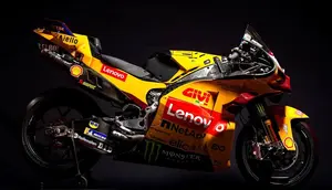 Livery Nicolo Bulega untuk tes MotoGP Valencia 2025. (Instagram/Ducati Corse)