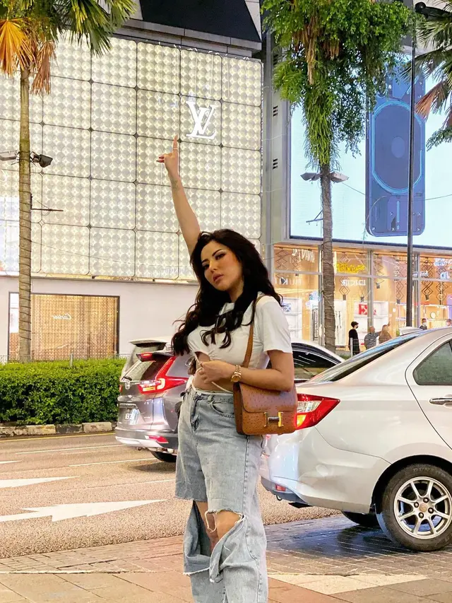 Ayu Aulia di Malaysia