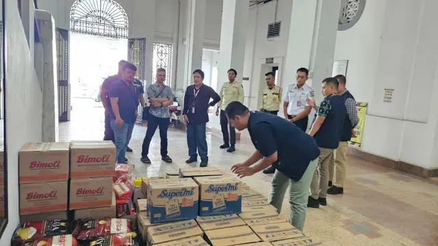 Selain memperbaiki jalur dan infrastruktur KA lainnya, PT KAI telah mengirimkan bantuan ke korban bencana di Pulau Sumatera.
