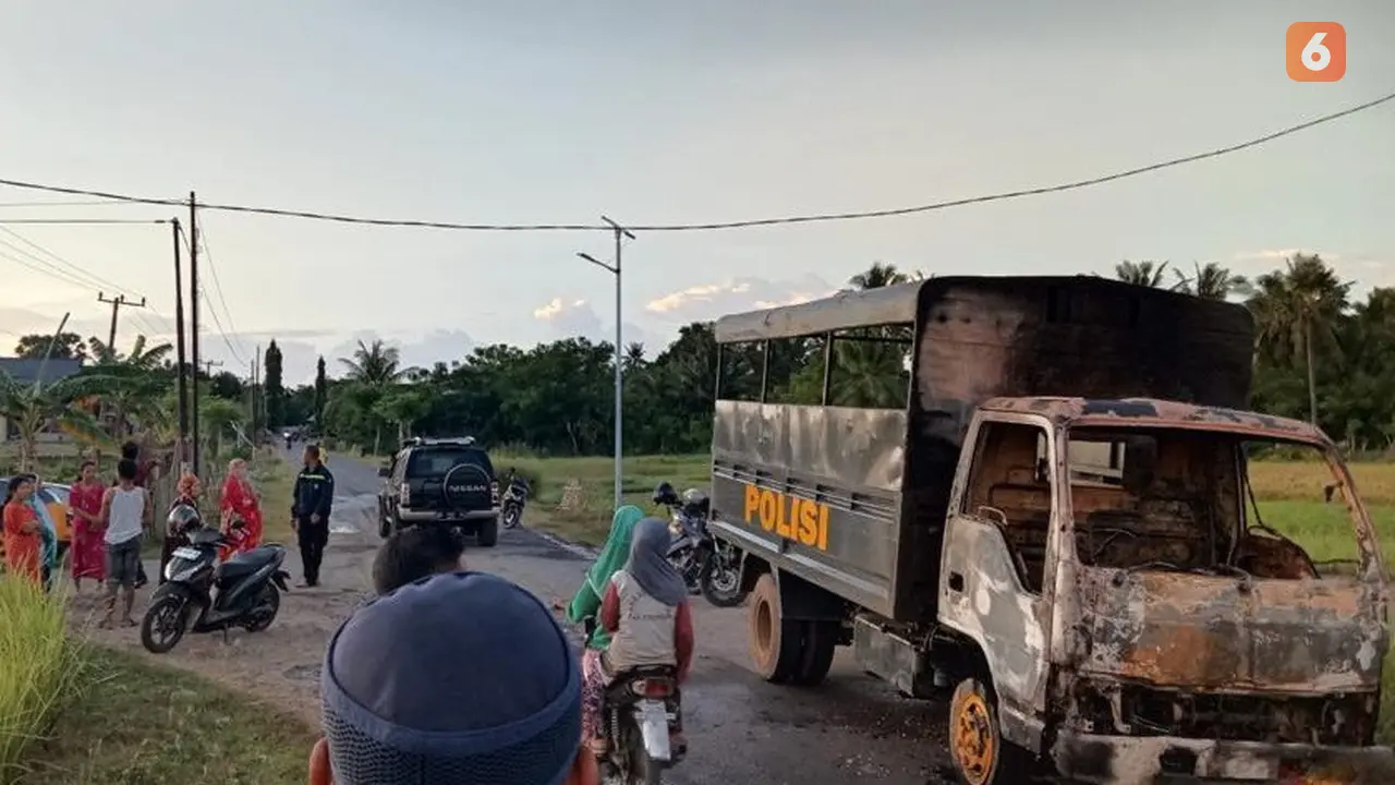 Truk Dalmas Polres Jeneponto ditemukan hangus terbakar usai diduga dicuri (Liputan6.com/Istimewa)