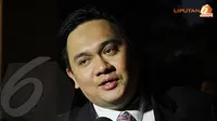 Farhat Abbas Pengacara yang Pandai Berkelit