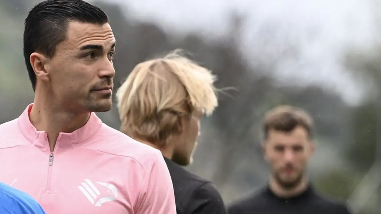 Emil Audero ketika menjalani sesi latihan bersama Palermo pada musim 2024/2025 (c) Ofisial X Palermo/@Palermofficial