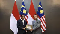 Menhan RI Prabowo Subianto bertemu Menhan baru Malaysia, Yang Mulia Dato' Seri Mohamed Khaled Nordin di Kantor Kemenhan RI. (Foto: Istimewa)