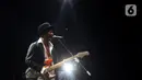 Sambil bergoyang reggae, penonton pun larut dalam lagu-lagu Tony Q. (Liputan6.com/Helmi Fithriansyah)