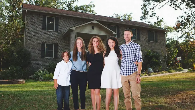 Modal Lihat Video, Ibu dan 4 Anaknya Bangun Rumah Sendiri