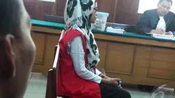 Sidang perkara kasus pembunuhan Ade Sara Angelina Suroto di Pengadilan Negeri Jakarta Pusat, Selasa (26/8/2014), berlangsung hanya selama 15 menit (Liputan6.com/Faizal Fanani)