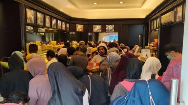 Sebelum Ikut Antre Holland Bakery, Kenali Syarat dan Ketentuan Diskon 45 Persen