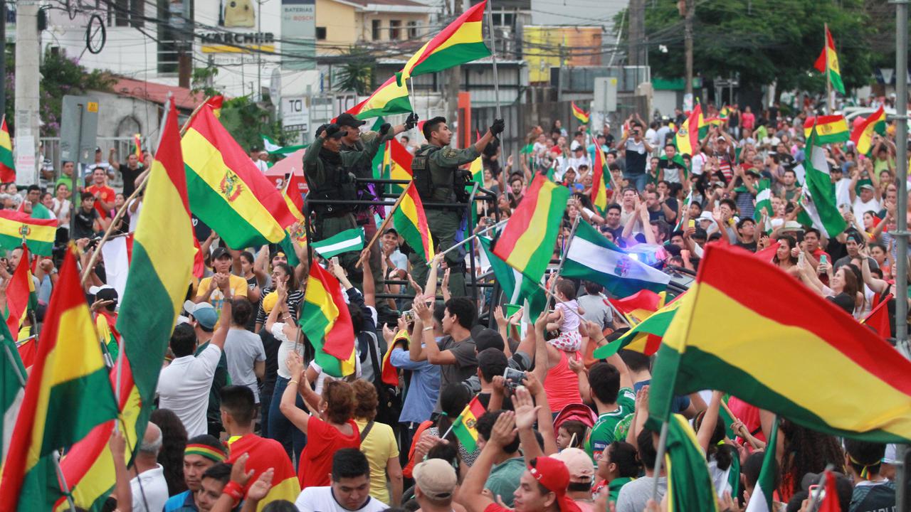 Rayakan Pengunduran Diri Presiden Bolivia