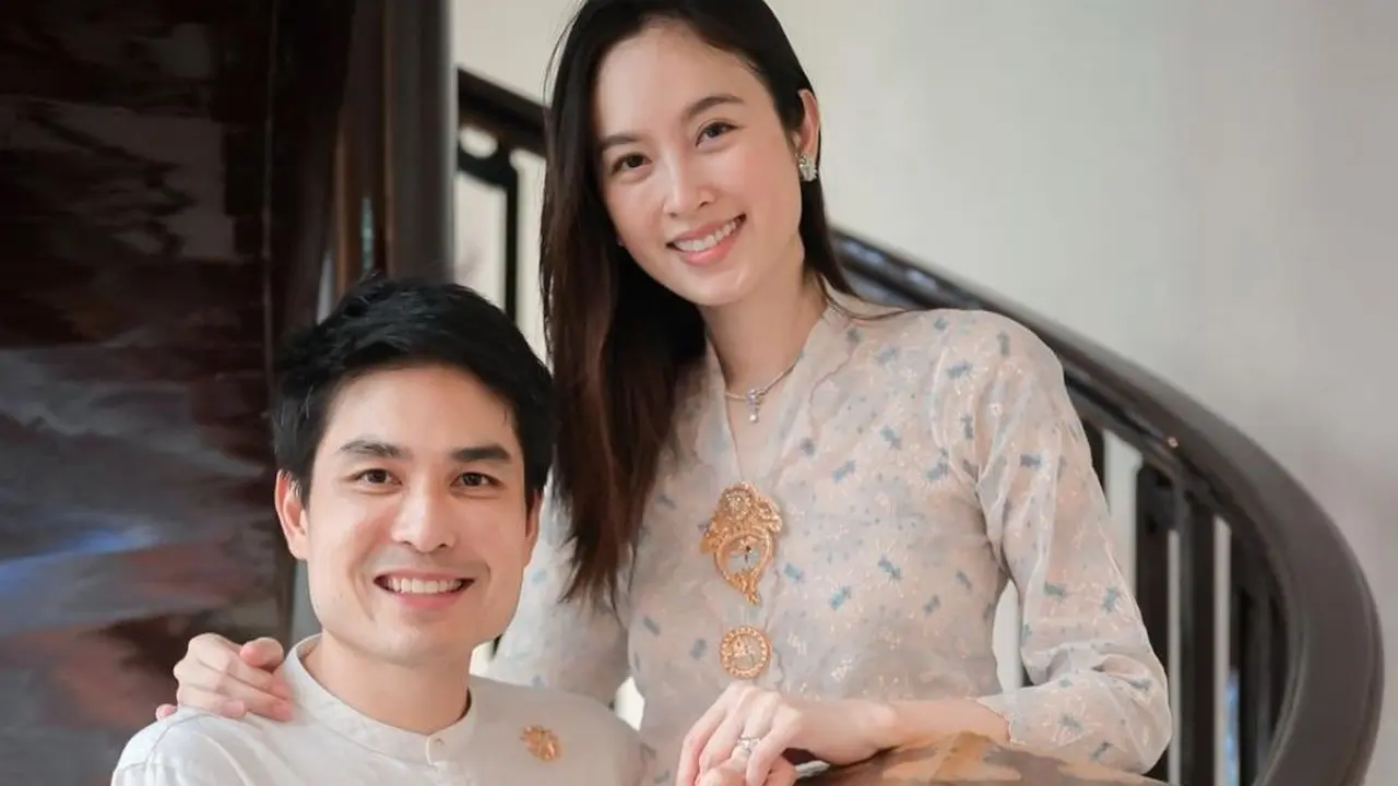6 Momen Mesra Nong Poy Pakai Baju Senada dengan Suami, Transgender Cantik Thailand
