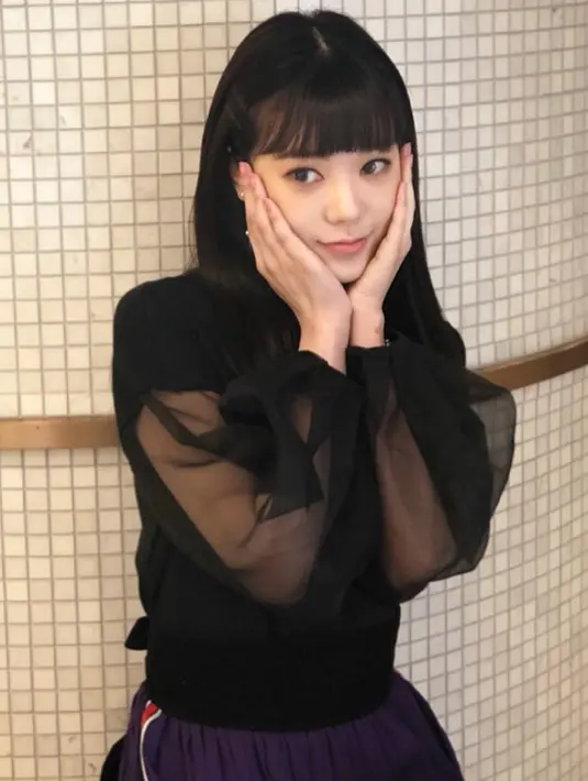 Tak hanya lulus dari After School, idol kelahiran 31 Juli 1992 ini juga resmi meninggalkan Pledis Entertainment. Memang kontrak Lizzy berakhir pada 30 April 2018 lalu. (Foto: instagram.com/luvlyzzy)