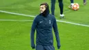 Striker Tottenham Hotspur, Fernando Llorente saat mengikuti sesi latihan di Dortmund, Jerman barat (4/3). Tottenham akan bertanding melawan Dortmund pada leg kedua babak 16 besar Liga Champions. (AFP Photo/Bernd Thissen)