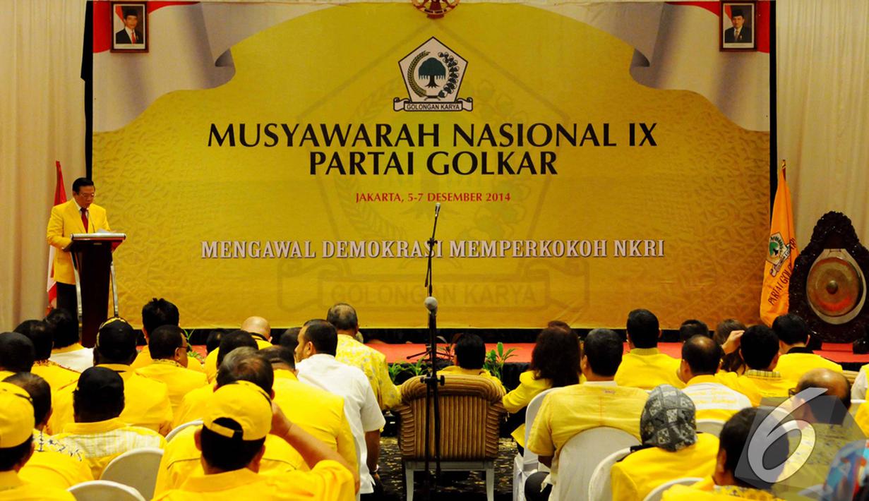 Ketua Presidium Penyelamat Partai Golkar yang juga Calon ketua umum Agung Laksono memberi sambutan pada Munas ke-IX Partai Golkar di Hotel Mercure, Ancol, Jakarta, Sabtu (6/12/2014). (Liputan6.com/Andrian M Tunay)