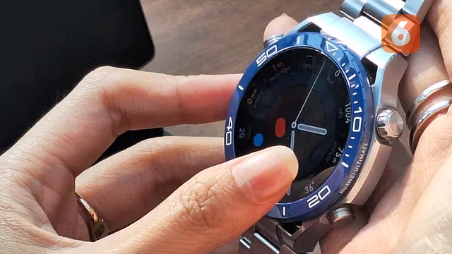 Huawei Watch Ultimate (Liputan6.com/Giovani Dio Prasasti)