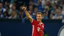 Ekspresi pemain Bayern Munchen, Joshua Kimmich, setelah mencetak gol kedua ke gawang Schalke 04 dalam lanjutan Bundesliga di Veltins Arena, Gelsenkirchen, Sabtu (10/9/2016) dini hari WIB. (AFP/Patrik Stollarz)