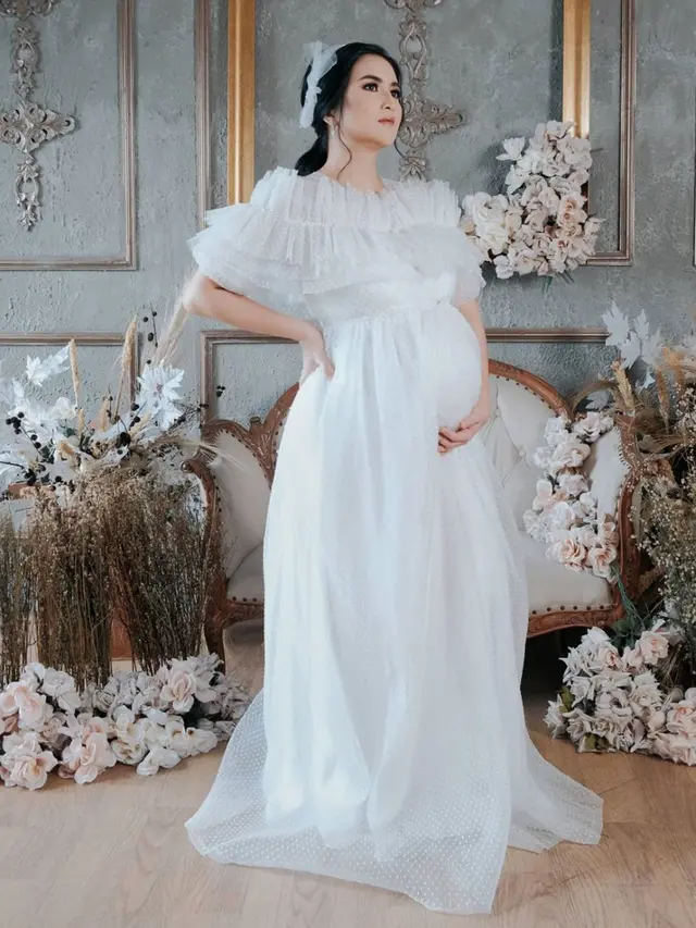 Gaya Maternity Shoot 6 Ratu FTV Tanah Air dengan Berbagai Tema, Menawan