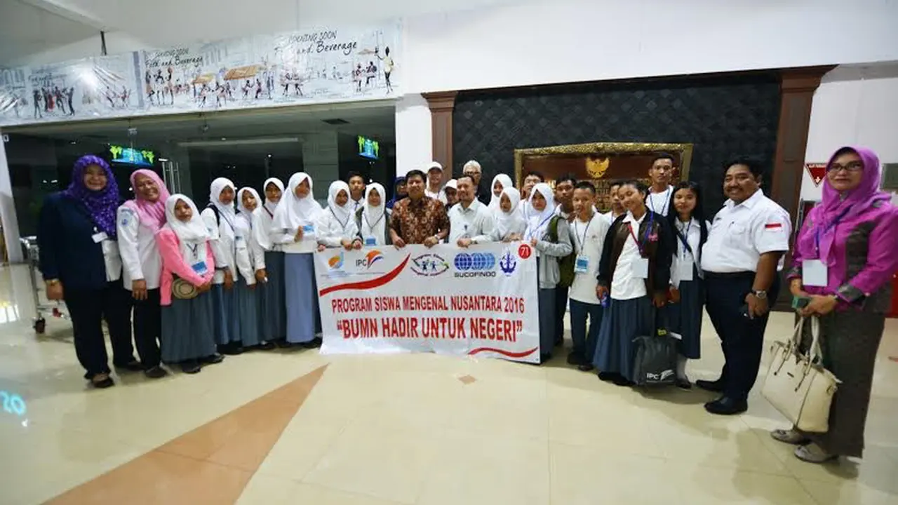 BUMN mengajar berlangsung kedua kalinya yang digagas Kementerian BUMN. Program ini berlangsung 4 sampai dengan 11 Agustus 2016.