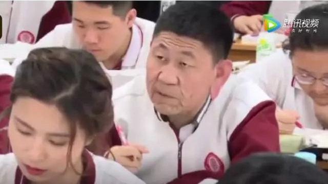 Pemuda 18 Tahun asal Tiongkok, Terlihat seperti Kakek Tua