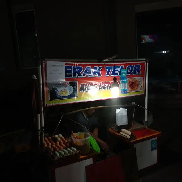 6 Tulisan Nyeleneh di Gerobak Jajanan SD Olahan Telur Ini Bikin Mikir