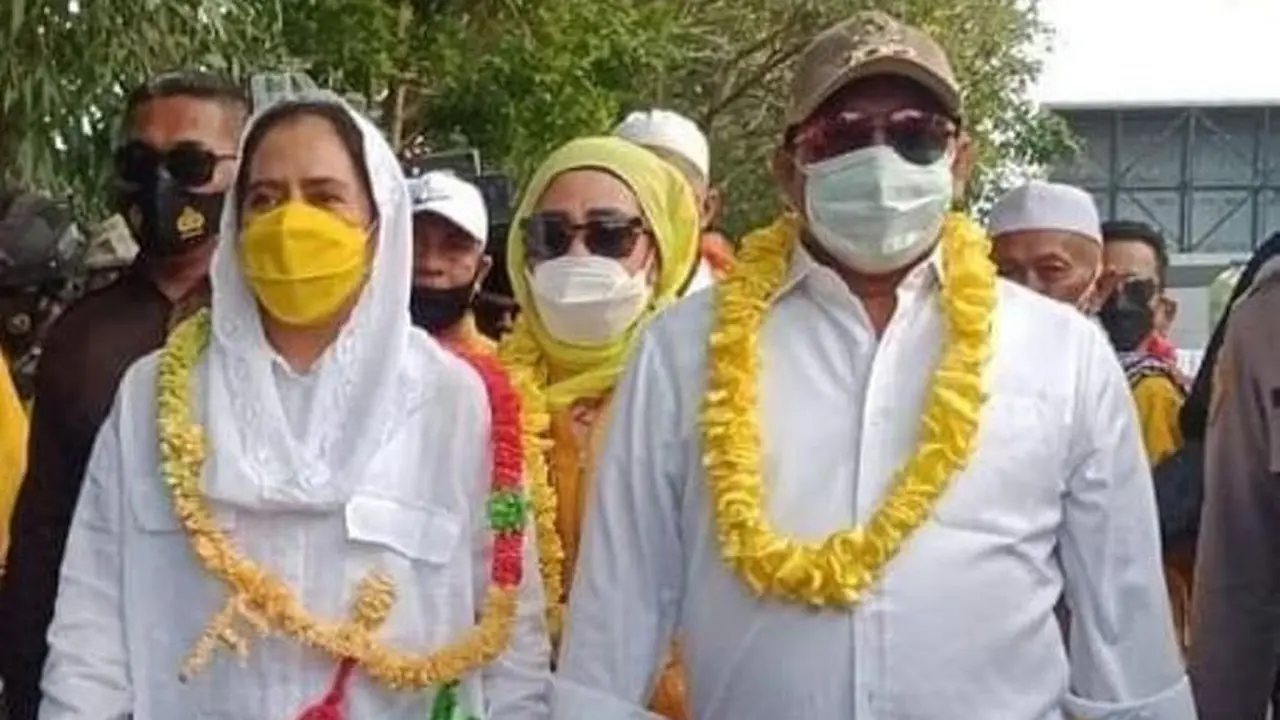 Jalan di Taliabu Rusak Berat, Warganet Singgung Istri Bupati yang Suka Liburan ke Luar Negeri
