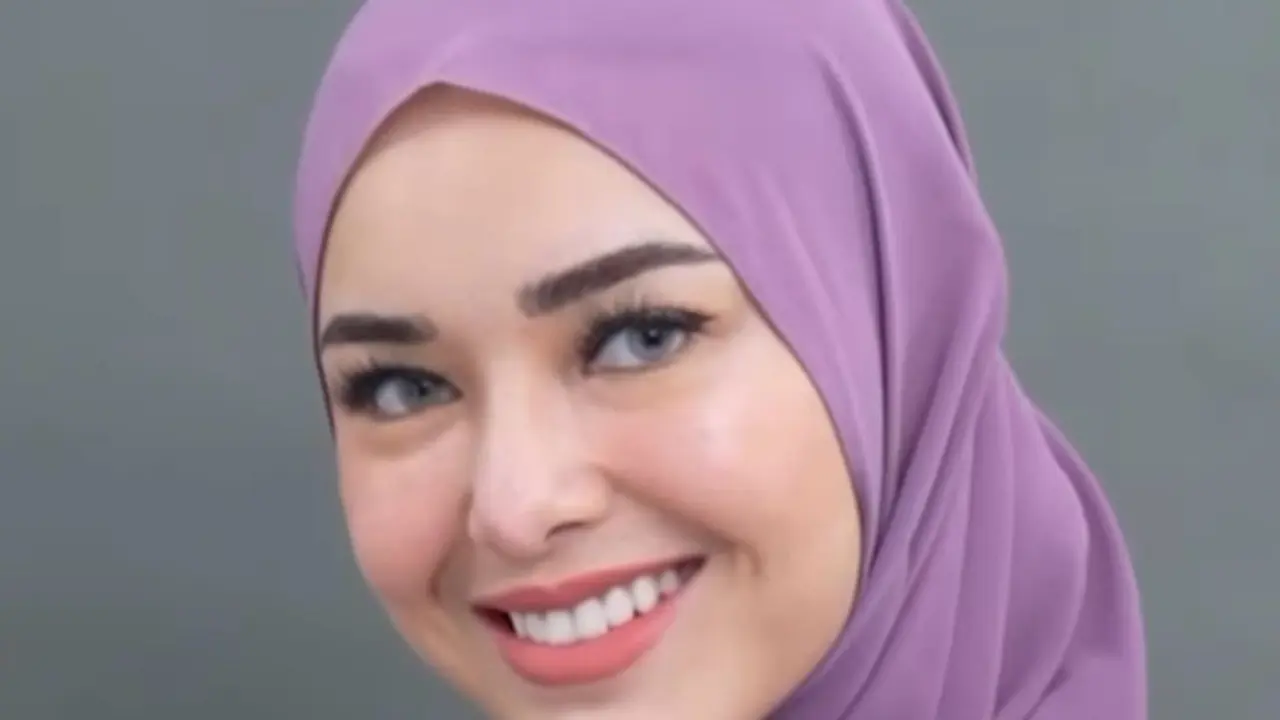 Potret Amanda Manopo memakai hijab (Sumber: Instagram/amandamanopo)