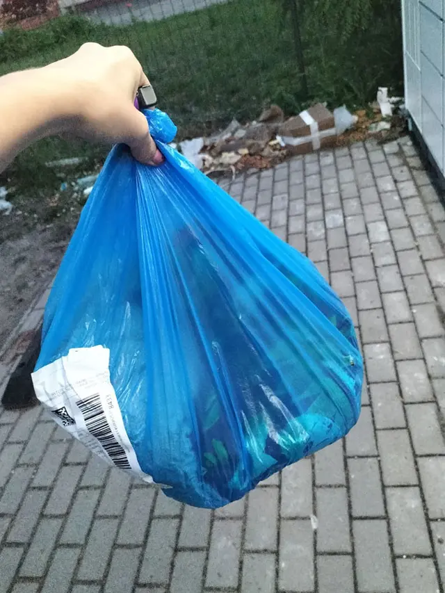 6 Potret Orang Enggak Niat Mengemas Pesanan Barang Bekas, Jadi Dikira Sampah