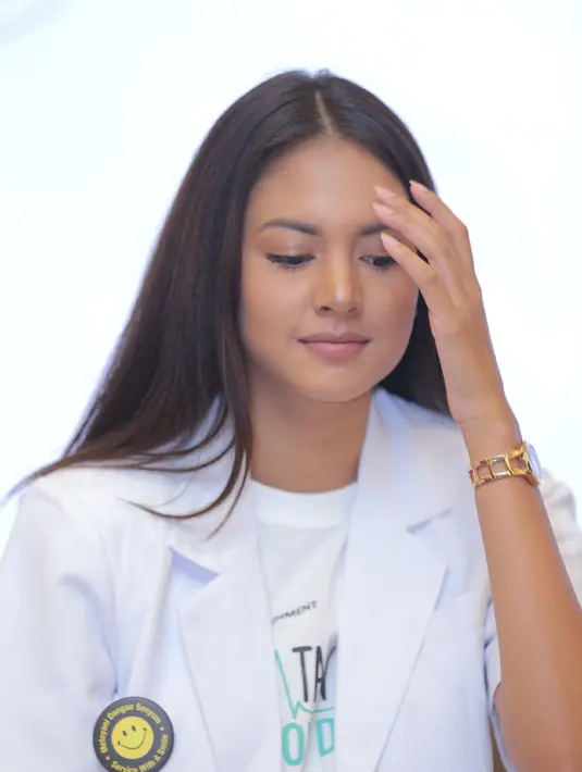 "Ada beberapa shoot, itu di take berapa kalinya. Tapi untungnya gak retake-retake buat adegan itu (ciuman)," ucap Aurelie Moeremans ditemui di Rumah Sakit Siloam, Semanggi, Jakarta Selatan, Rabu (7/9/2016). (Andy Masela/Bintang.com)