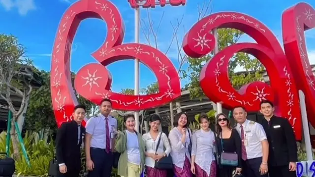 7 Potret Dewi Perssik Liburan di Bali, Ikut Jalani Ritual Melukat