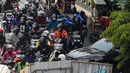 Pramono Anung juga menegaskan pentingnya penertiban lokasi pekerjaan lapangan yang mangkrak atau tidak aktif. (Liputan6.com/Angga Yuniar)