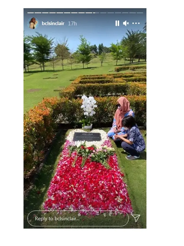 Rayakan Ulang Tahun, Ini 6 Potret Bunga Citra Lestari Ziarah ke Makam Ashraf Sinclair
