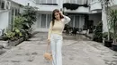 Usai melahirkan, penampilan Felicya sempat berubah sampai disebut makin gendut oleh netizen. Tak ambil pusing dengan komentar netizen, Felicya Angelista lebih memfokuskan pada mengurus buah hati. Dua tahun setelah anak kedunya lahir, kini penampilan Feli kembali ideal. Bahkan banyak yang menyebut bintang sinetron Dunia Terbalik ini kini memiliki body goals. (Liputan6.com/IG/@felicyangelista_)