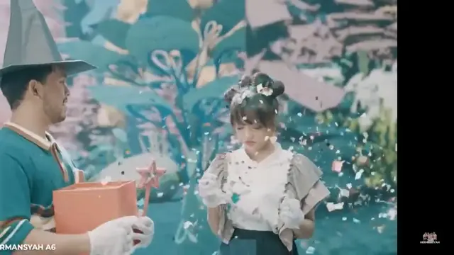 Fuji dan Thariq Halilintar terlihat kompak di MV Ashanty terbaru yang berjudul Bye Mantan (Foto: youtube The A6 Hermansyah)