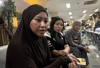 Monica, salah seorang calon jemaah Hanania Travel yang gagal berangkat umrah karena diduga pemilik travel bawa kabur uang jemaah. (Liputan6.com/Ady Anugrahadi)