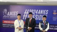 Bakal calon presiden (Bacapres) Anies Baswedan memberikan keterangan pers usai Deklarasi Anies Amanat Indonesia yang digelar para relawan di Istora Senayn, Jakarta. (Liputan6.com/Delvira Hutabarat)