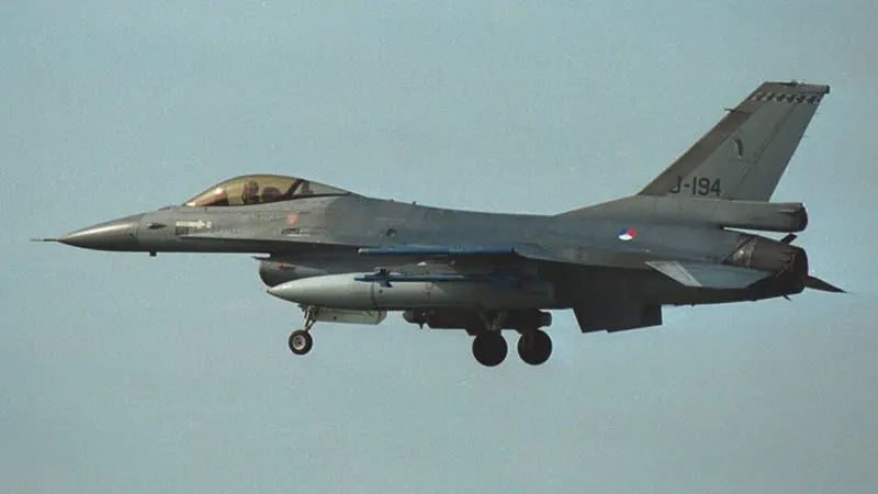 Pesawat F-16