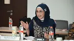 Desy Ratnasari menjadi anggota DPR RI yang tentunya vokal untuk menyuarakan aspirasi rakyat di forum tertinggi. Oleh karena itu, pemain film Si Kabayan Mencari Jodoh ini dituntut untuk tegas dan tepat sasaran saat beropini di seminar atau sebuah rapat. (Liputan6.com/IG/@desyratnasariterdepan)