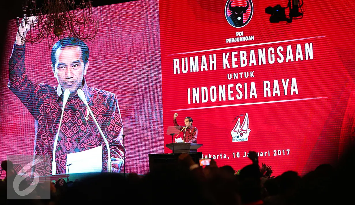 Presiden Joko Widodo memberikan pidato saat HUT PIDP ke-44 di JCC, Jakarta Pusat, Selasa (10/1). Jokowi mengatakan, kebijakan ekonomi yang dijalankan pemerintahannya adalah kebijakan ekonomi pancasila dan gotong royong. (Liputan6.com/Faizal Fanani)