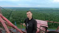 YouTuber Rusia, Dmitry Beshentsev, meninggal dunia setelah terjatuh ketika merekam bangunan kosong. (dok. Instagram @mcwertx)