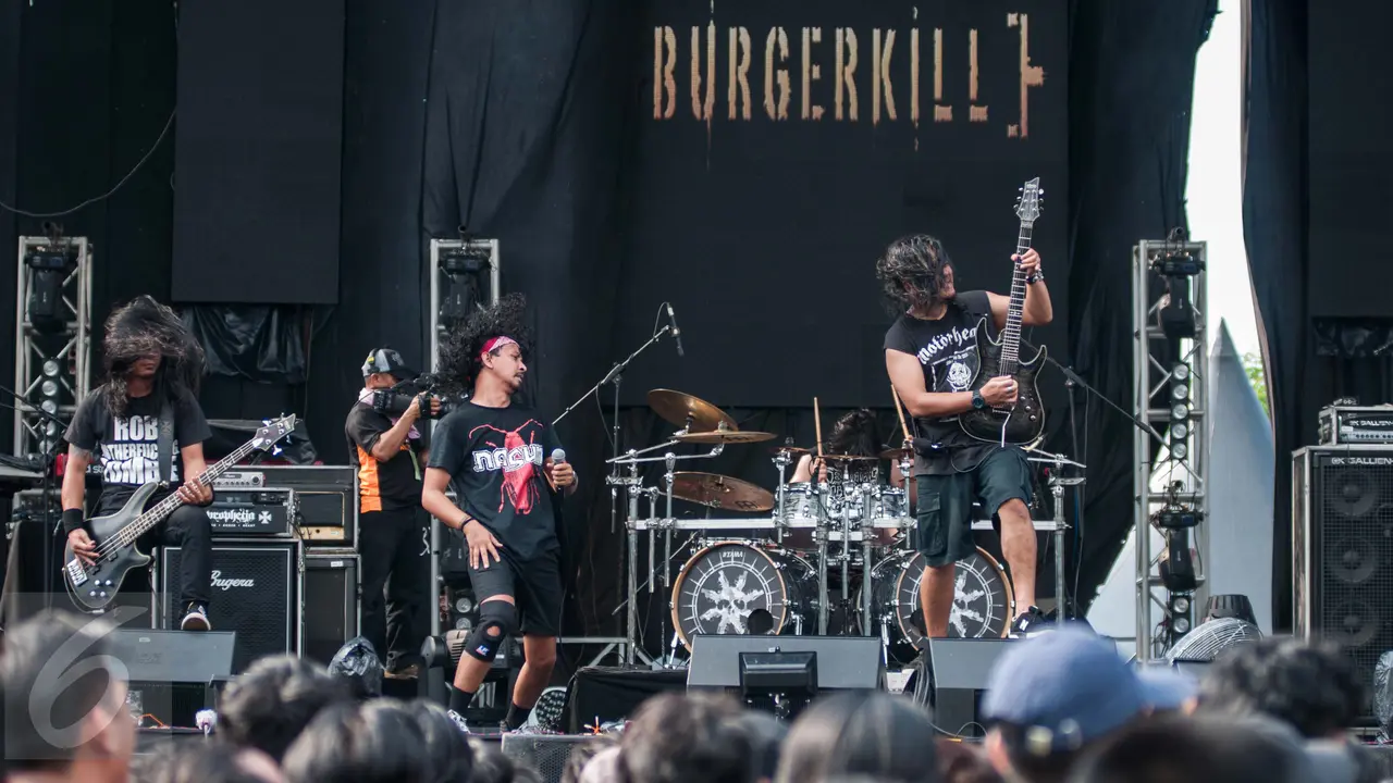 Band Burgerkill Membakar Hammersonic 2017